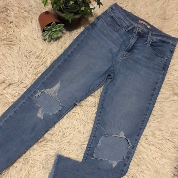 Levi’s 724 High Rise Straight Crop-Sz 28-Med Wash-Distressed Knee-Raw Edge Cuff - Picture 2 of 15